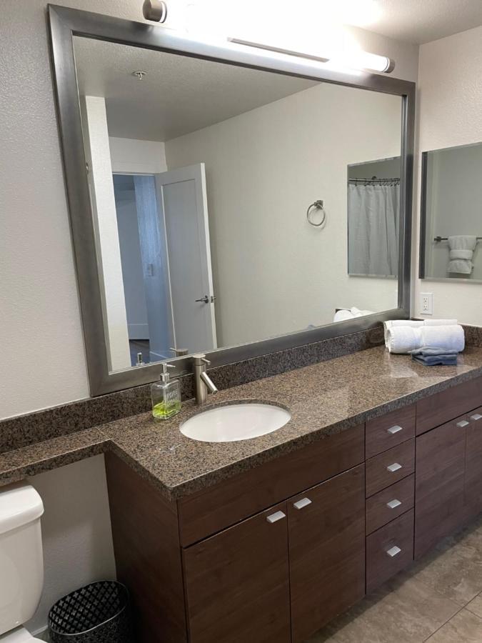 Villa Marina - Modern & Immaculate, Spacious, Gated Condo With Fireplace Pool, Gym, 2 Master Bedrooms Los Angeles Luaran gambar